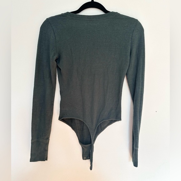 Abercrombie & Fitch Green Long Sleeve Bodysuit size XS crewneck pullover - Picture 4 of 4